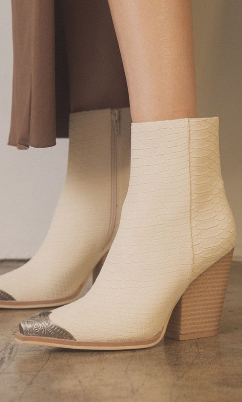 ZION-BOOTIE WITH ETCHED METAL TOE