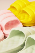 NON SLIP PILLOW FORM CLOUD SLIPPERS